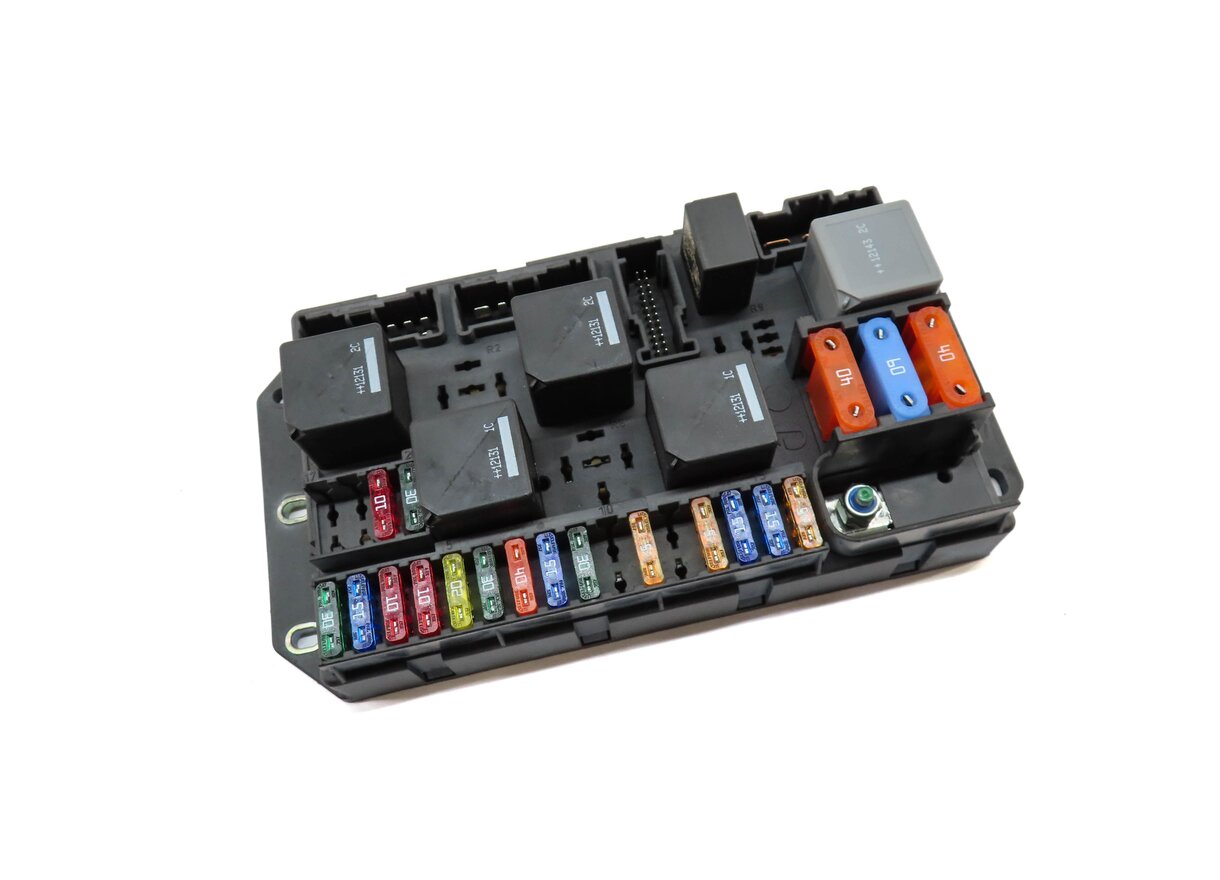 2012 RANGE ROVER (L322) REAR TRUNK FUSE RELAY JUNCTION BOX BH4214N030AA