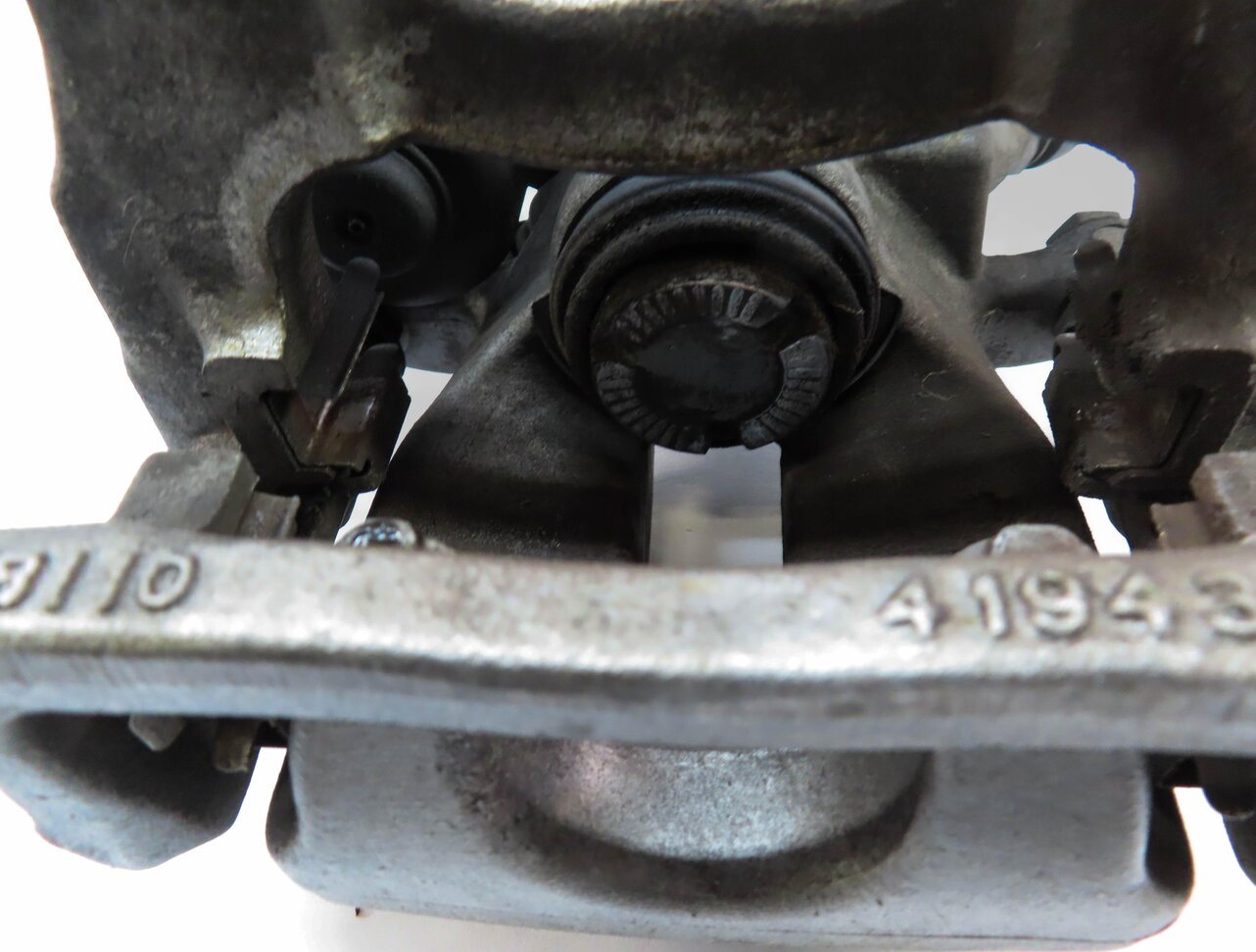 Thumbnail 7: 13-20 MERCEDES B CLA GLA CLASS (C117 W242 W246 X156) RIGHT REAR BRAKE CALIPER