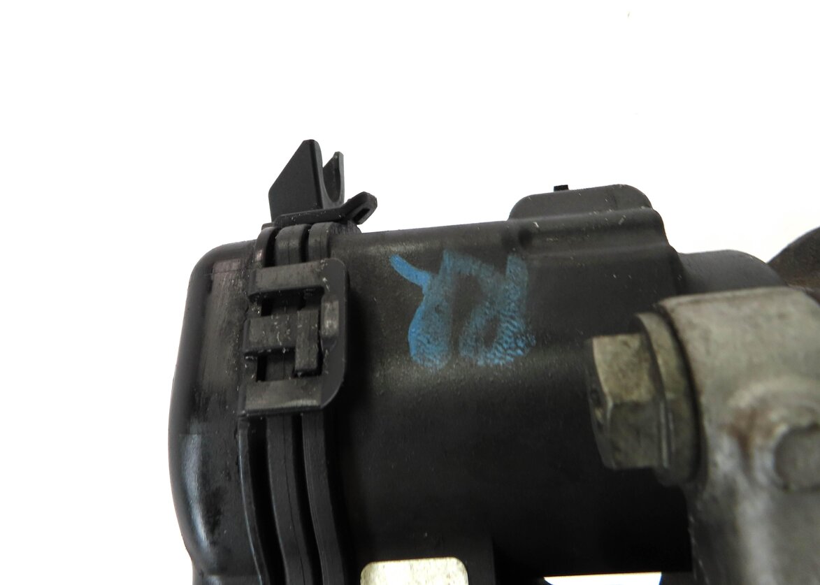 Thumbnail 8: 13-20 MERCEDES B CLA GLA CLASS (C117 W242 W246 X156) RIGHT REAR BRAKE CALIPER