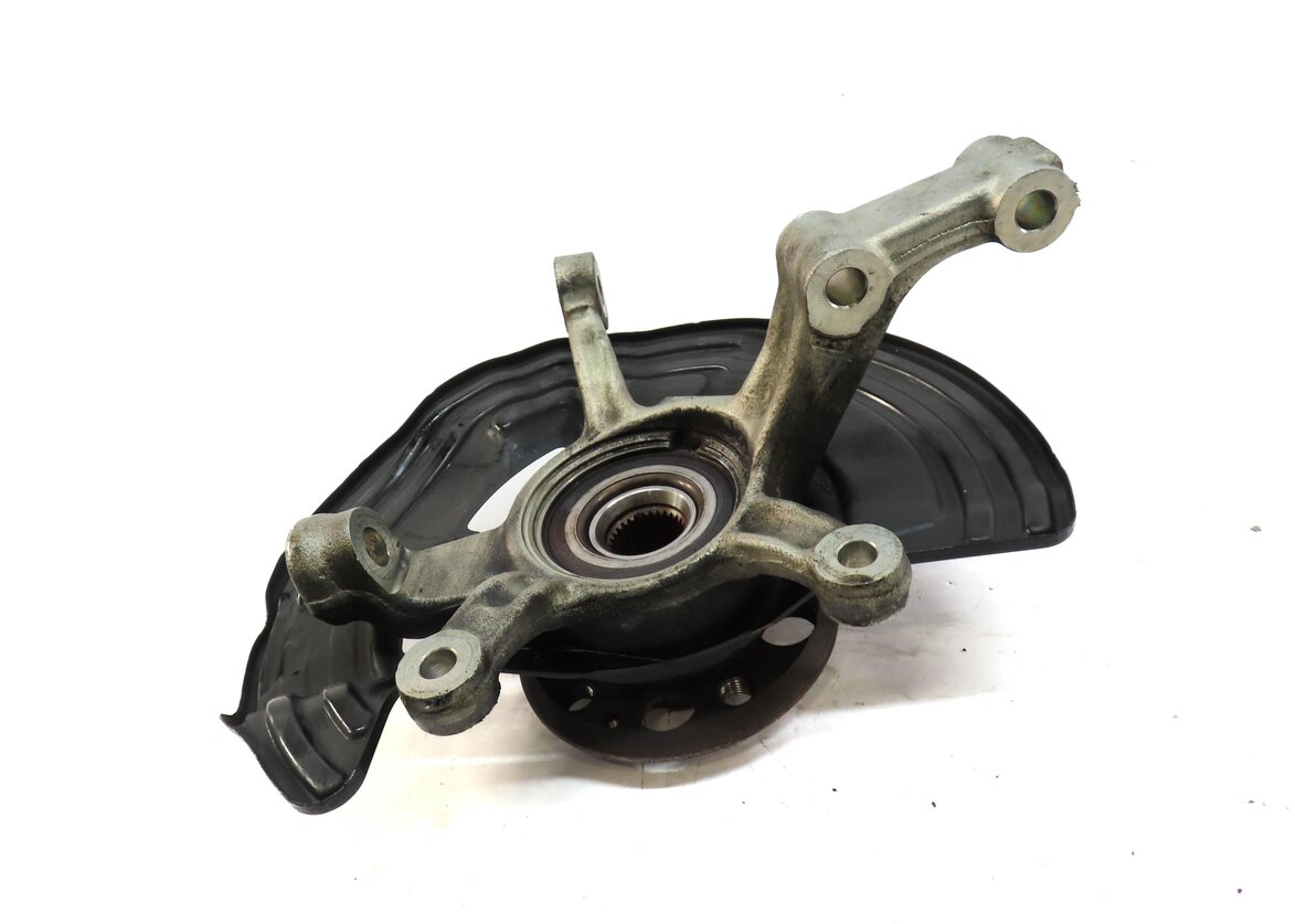 Thumbnail 2: 13-19 MERCEDES B250 CLA250 (C117 W117 W246) LEFT FRONT DRIVER SPINDLE KNUCKLE