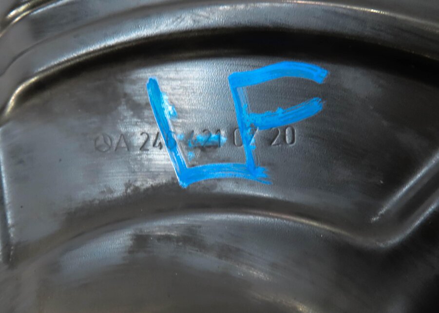 Thumbnail 5: 13-19 MERCEDES B250 CLA250 (C117 W117 W246) LEFT FRONT DRIVER SPINDLE KNUCKLE
