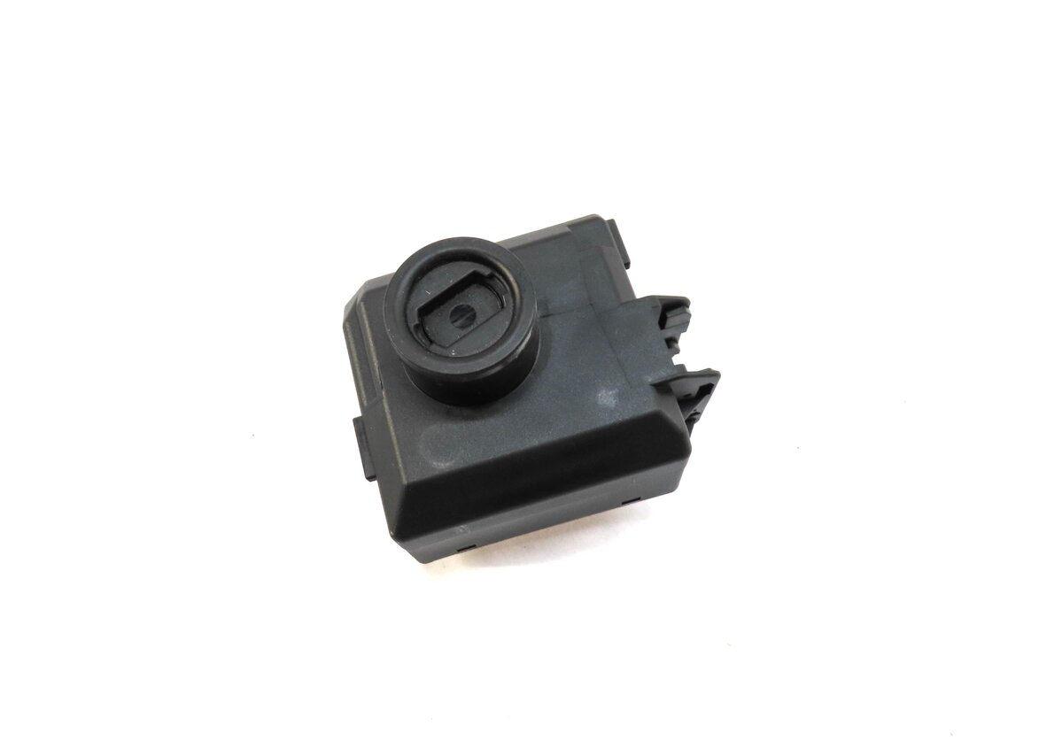 Thumbnail 1: 2016-2017 MERCEDES B250 CLA GLA (C117 W242 X156) IGNITION SWITCH MODULE