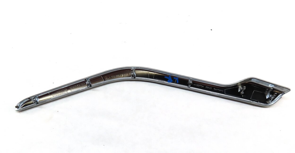 Thumbnail 9: 2017 MERCEDES CLA250 (C117 W117) FRONT & REAR DOOR TRIM SET-4 (SATIN CHROME)