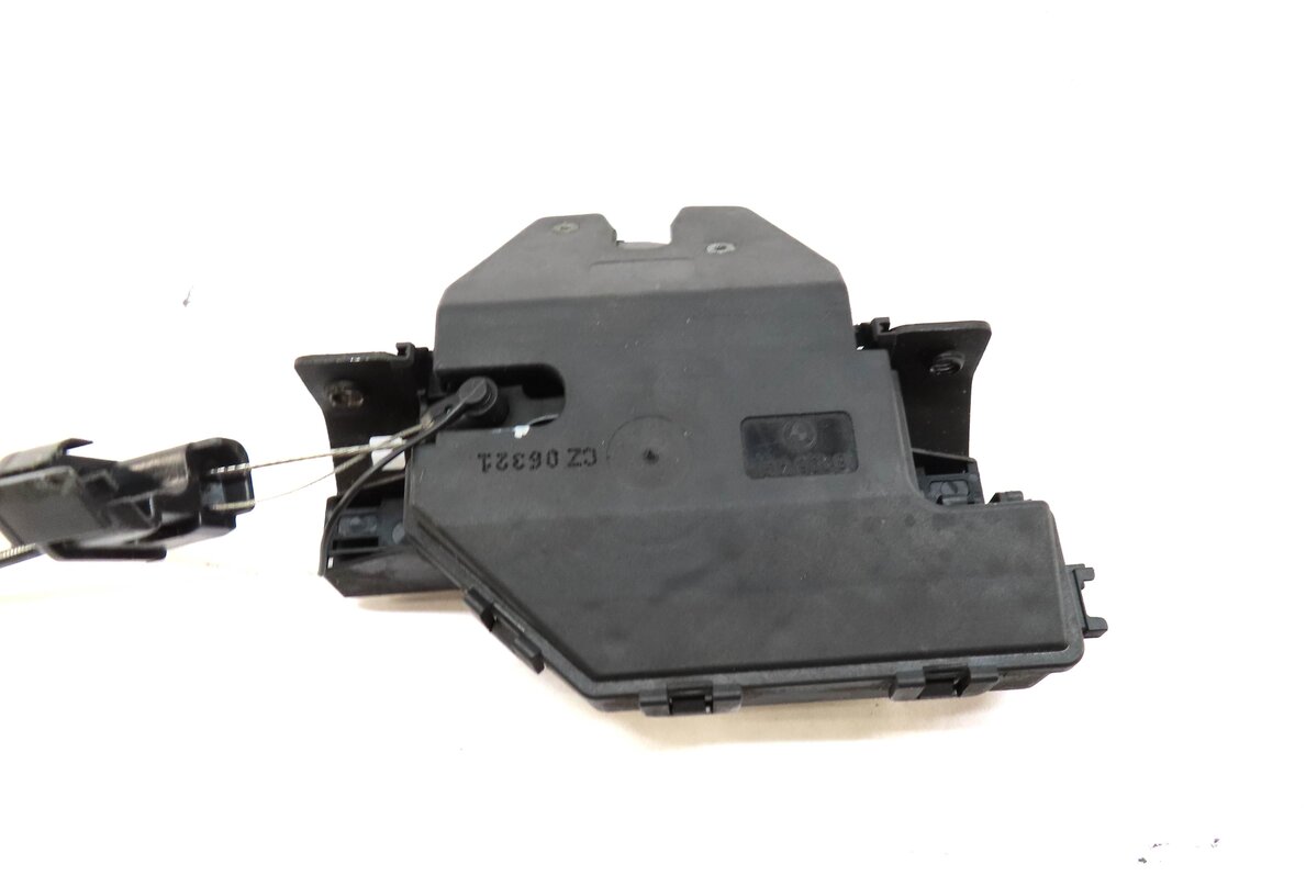 Thumbnail 3: 2006 BMW Z4 (E85) REAR TRUNK LOCK LATCH ACTUATOR