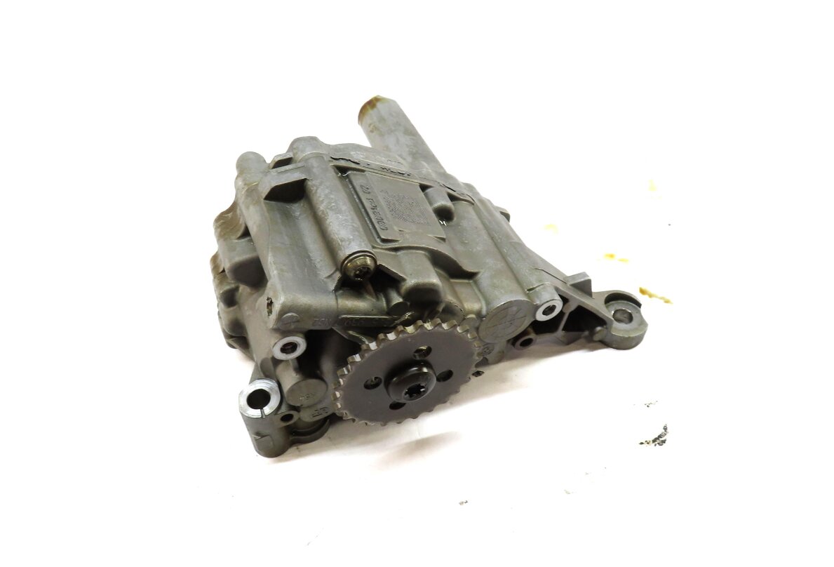 2006 BMW Z4 (E85) 3.0L N52 ENGINE OIL PUMP w/ SPROCKET
