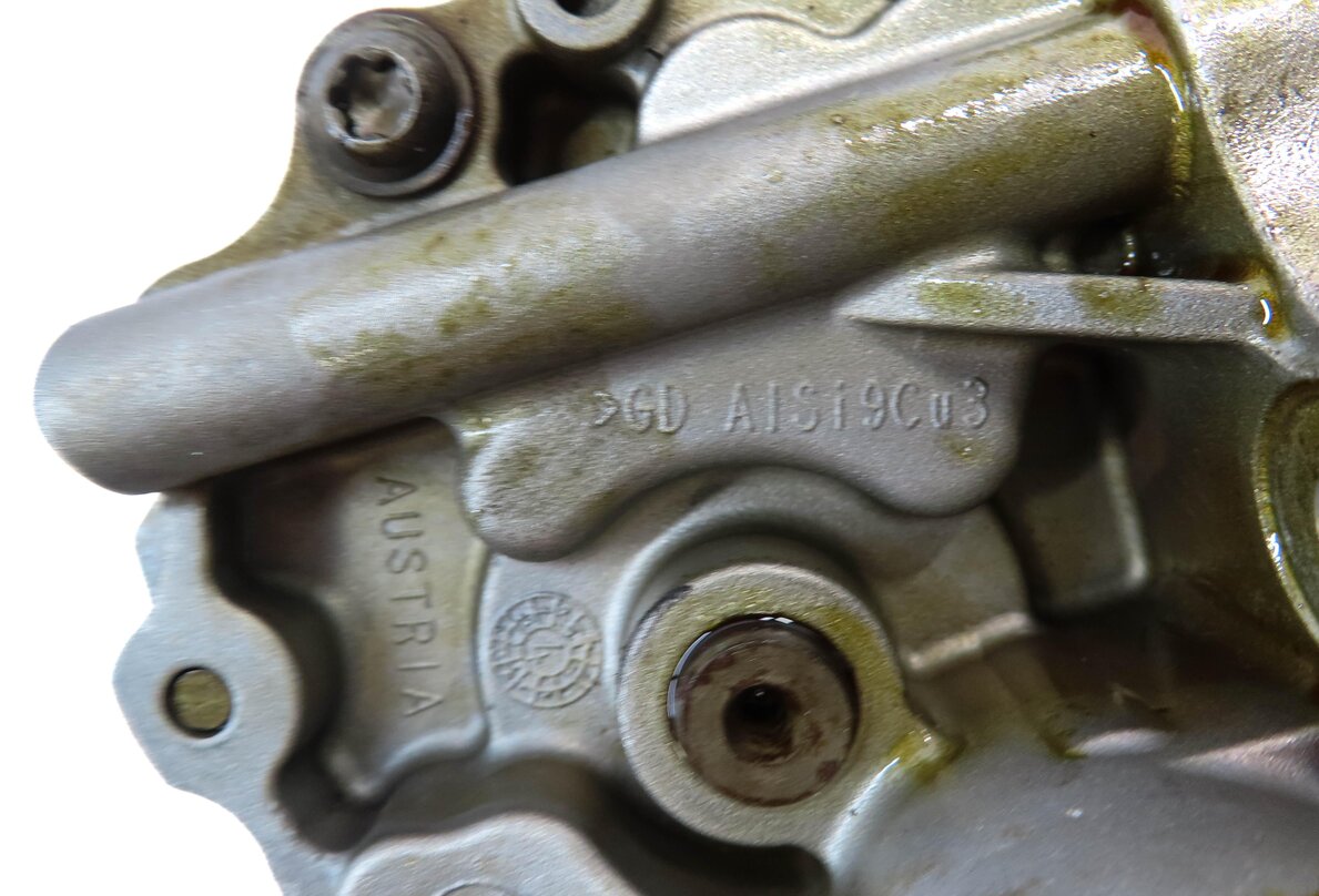 Thumbnail 5: 2006 BMW Z4 (E85) 3.0L N52 ENGINE OIL PUMP w/ SPROCKET