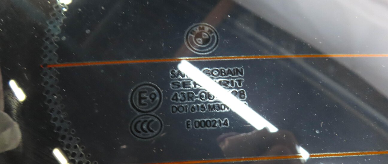 Thumbnail 6: 2003-2008 BMW Z4 (E85) ROADSTER - REAR CONVERTIBLE TOP GLASS WINDOW (HEATED)
