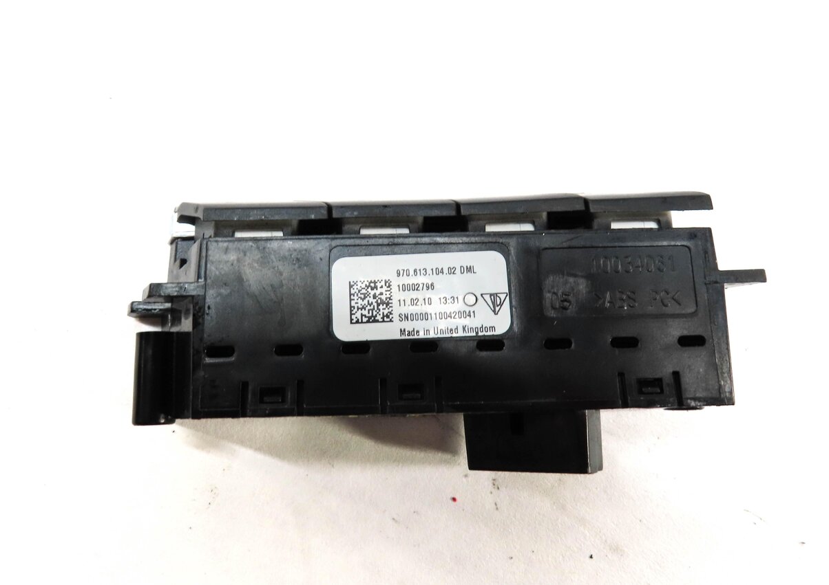 Thumbnail 4: 2010 PORSCHE PANAMERA (970 G1) FRONT RIGHT PASSENGER MEMORY SEAT ADJUST SWITCH