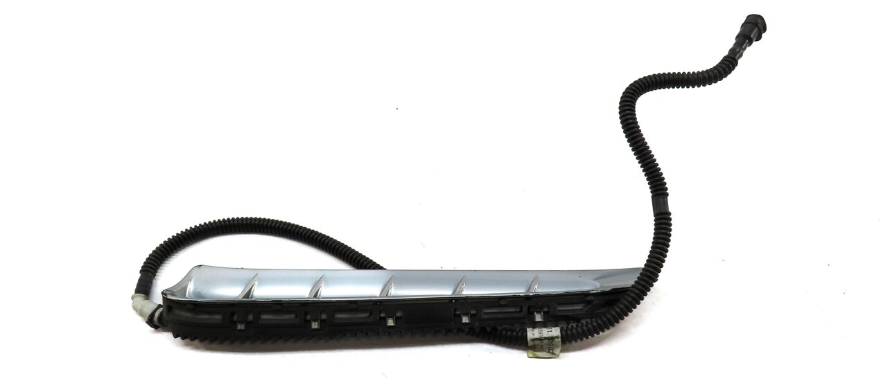 Thumbnail 3: 2010 PORSCHE PANAMERA (970 G1) FRONT RIGHT PASSENGER FENDER MARKER LIGHT LAMP