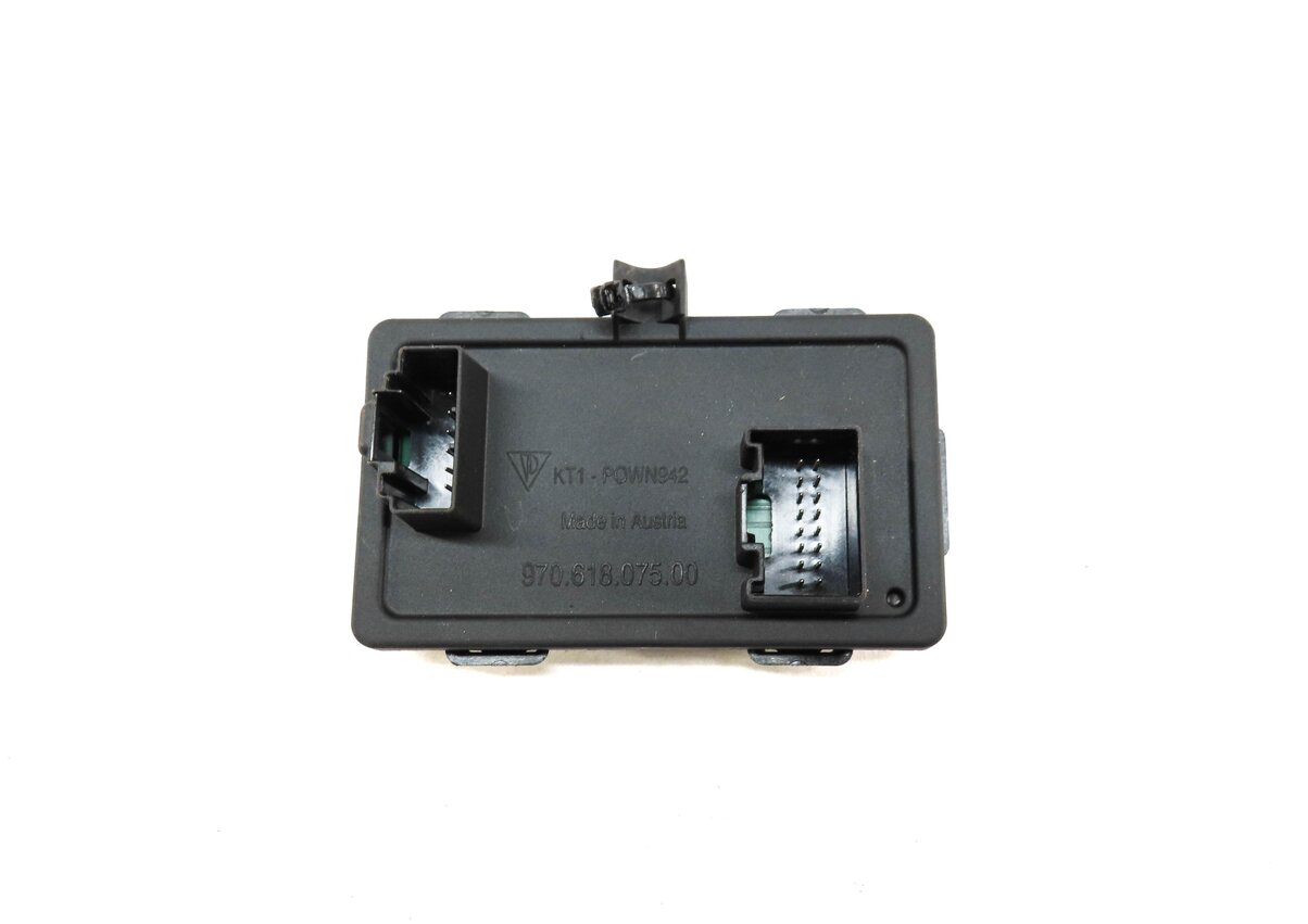 Thumbnail 3: 2010 PORSCHE PANAMERA (970 G1) ELECTRONICS JUNCTION BODY CONTROL MODULE