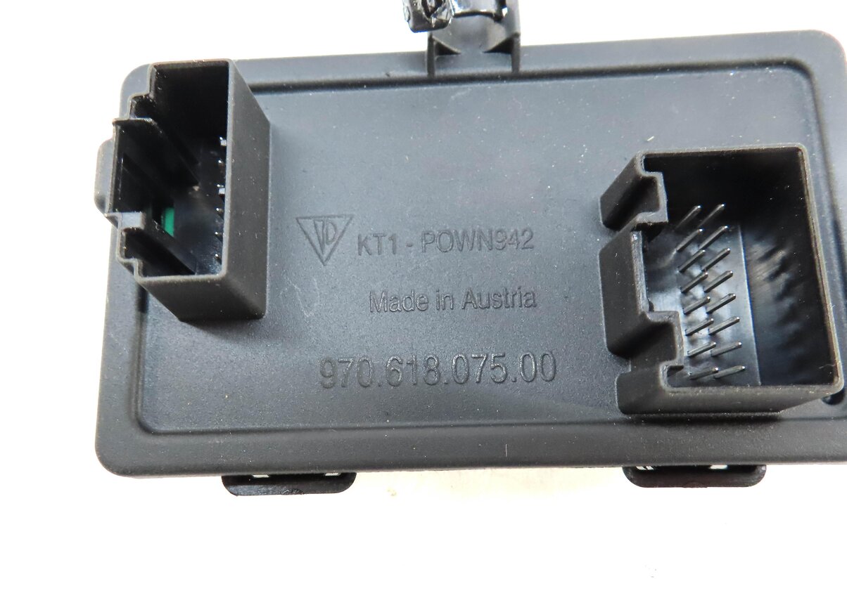 Thumbnail 4: 2010 PORSCHE PANAMERA (970 G1) ELECTRONICS JUNCTION BODY CONTROL MODULE