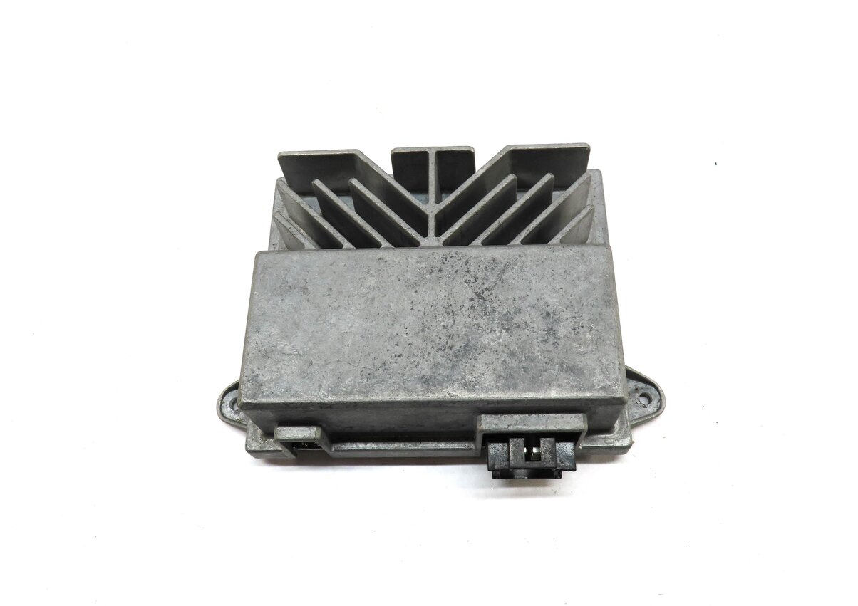 Thumbnail 2: 2010 PORSCHE PANAMERA (970 G1) BURMESTER AUDIO SUB SUBWOOFER AMP AMPLIFIER