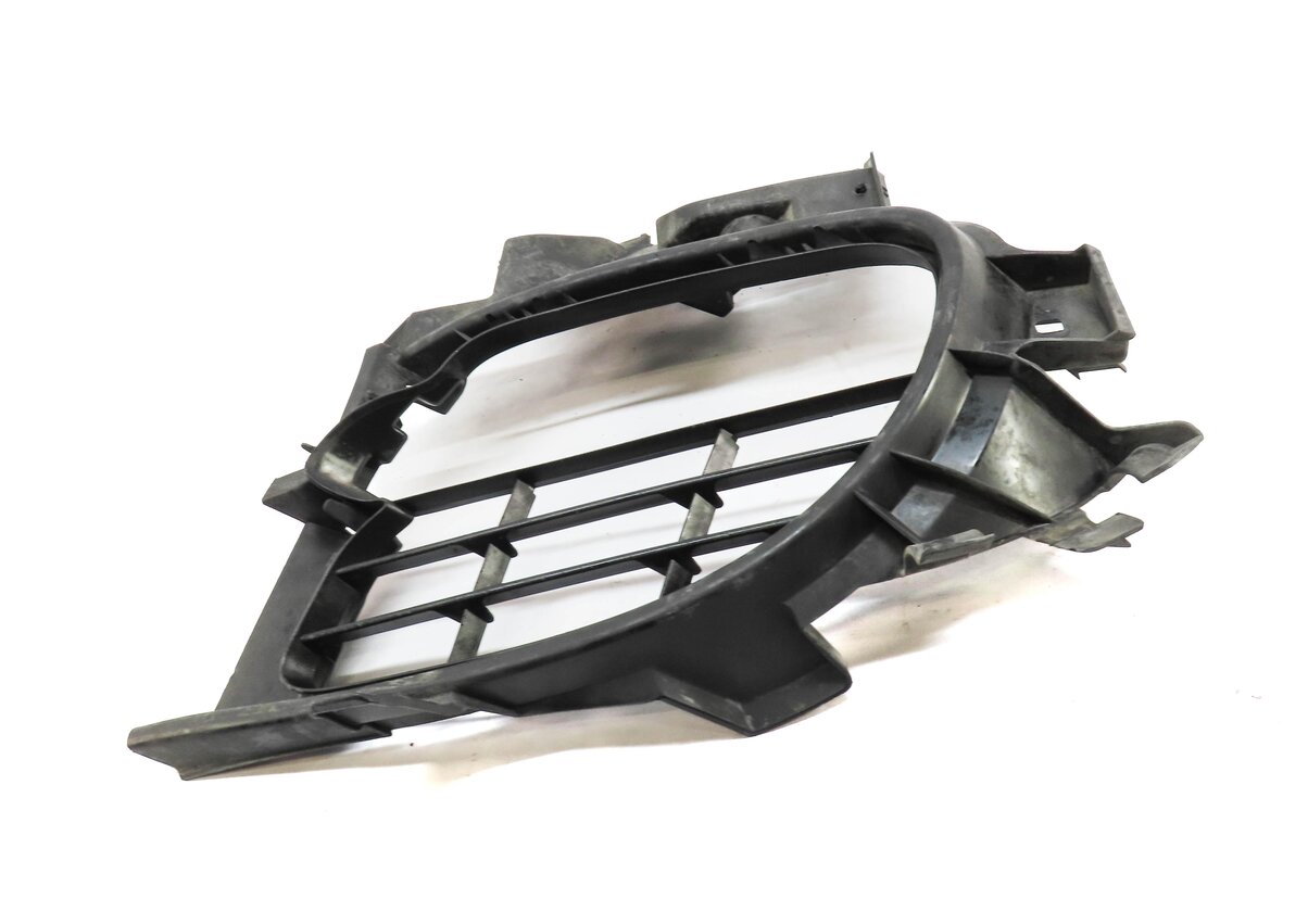 Thumbnail 2: 2010 PORSCHE PANAMERA (970 G1) FRONT LEFT DRIVER LOWER BUMPER GRILLE TRIM
