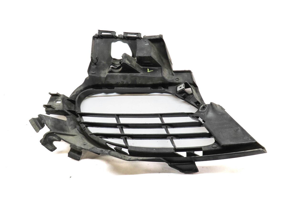 Thumbnail 5: 2010 PORSCHE PANAMERA (970 G1) FRONT LEFT DRIVER LOWER BUMPER GRILLE TRIM