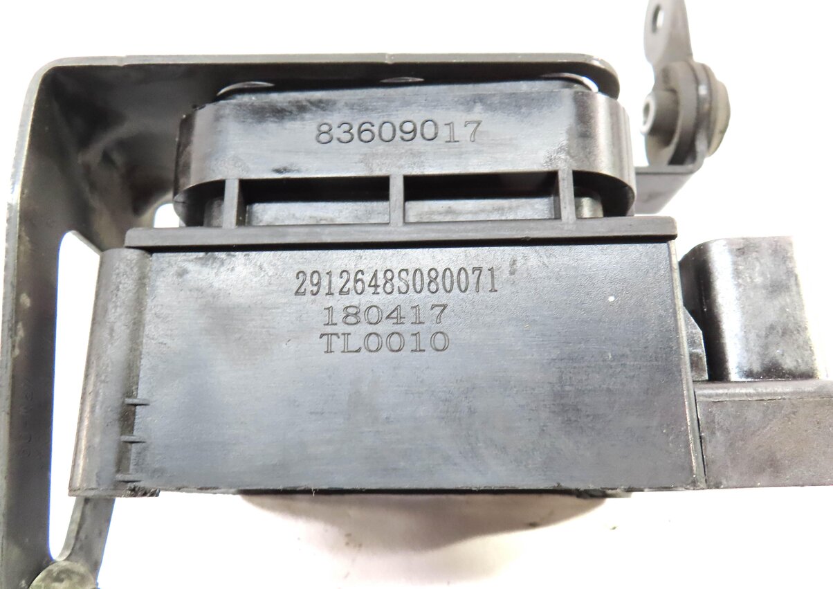 Thumbnail 5: 2010 PORSCHE PANAMERA (970 G1) AIR SUSPENSION VALVE BLOCK