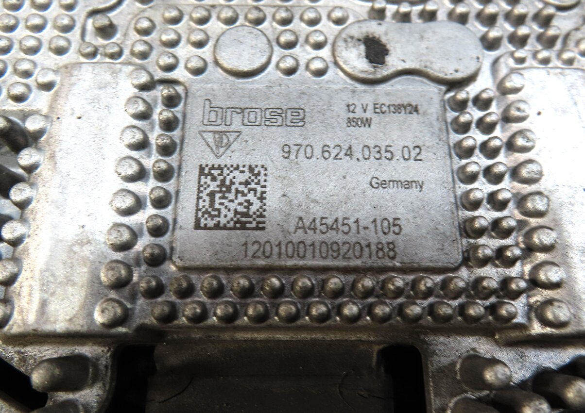Thumbnail 6: 10-16 PORSCHE PANAMERA (970 G1) 4.8L TURBO RADIATOR COOLING FAN MOTOR w/ SHROUD