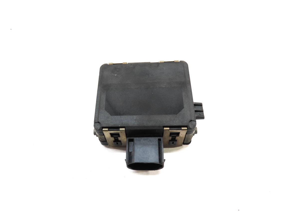 Thumbnail 2: 2017 AUDI Q7 (4M) BLIND SPOT ALERT SENSOR CONTROL MODULE 4M0907590