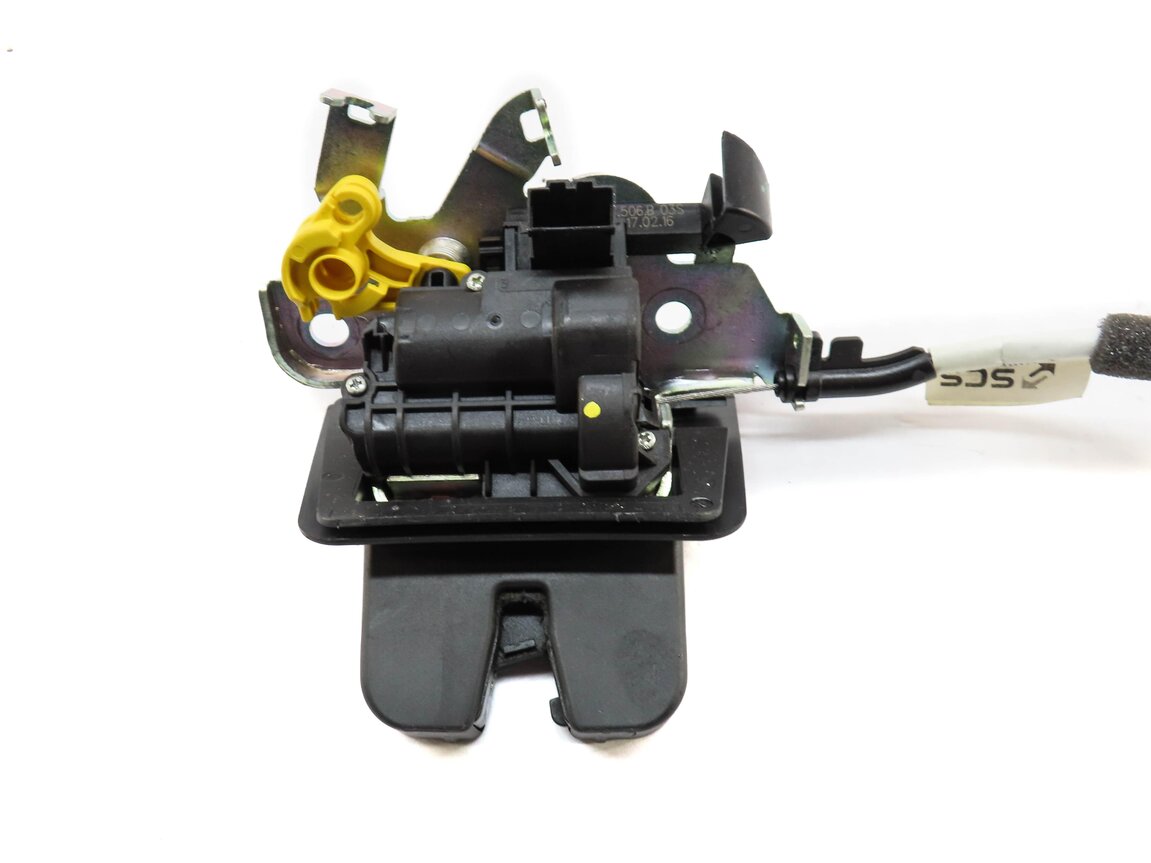 Thumbnail 5: 2017 AUDI Q7 (4M) TRUNK LATCH w/ ACTUATOR MOTOR & CABLE 4M0827887B