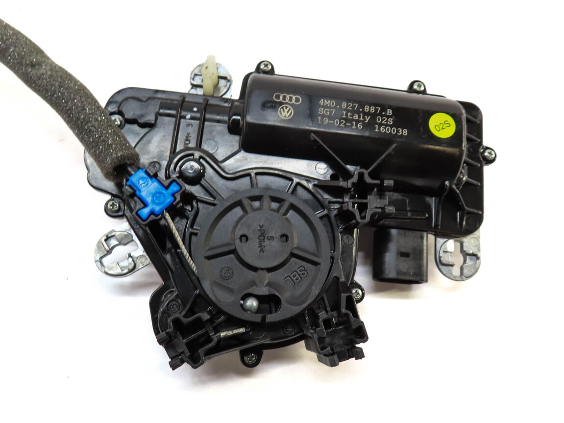 Thumbnail 7: 2017 AUDI Q7 (4M) TRUNK LATCH w/ ACTUATOR MOTOR & CABLE 4M0827887B