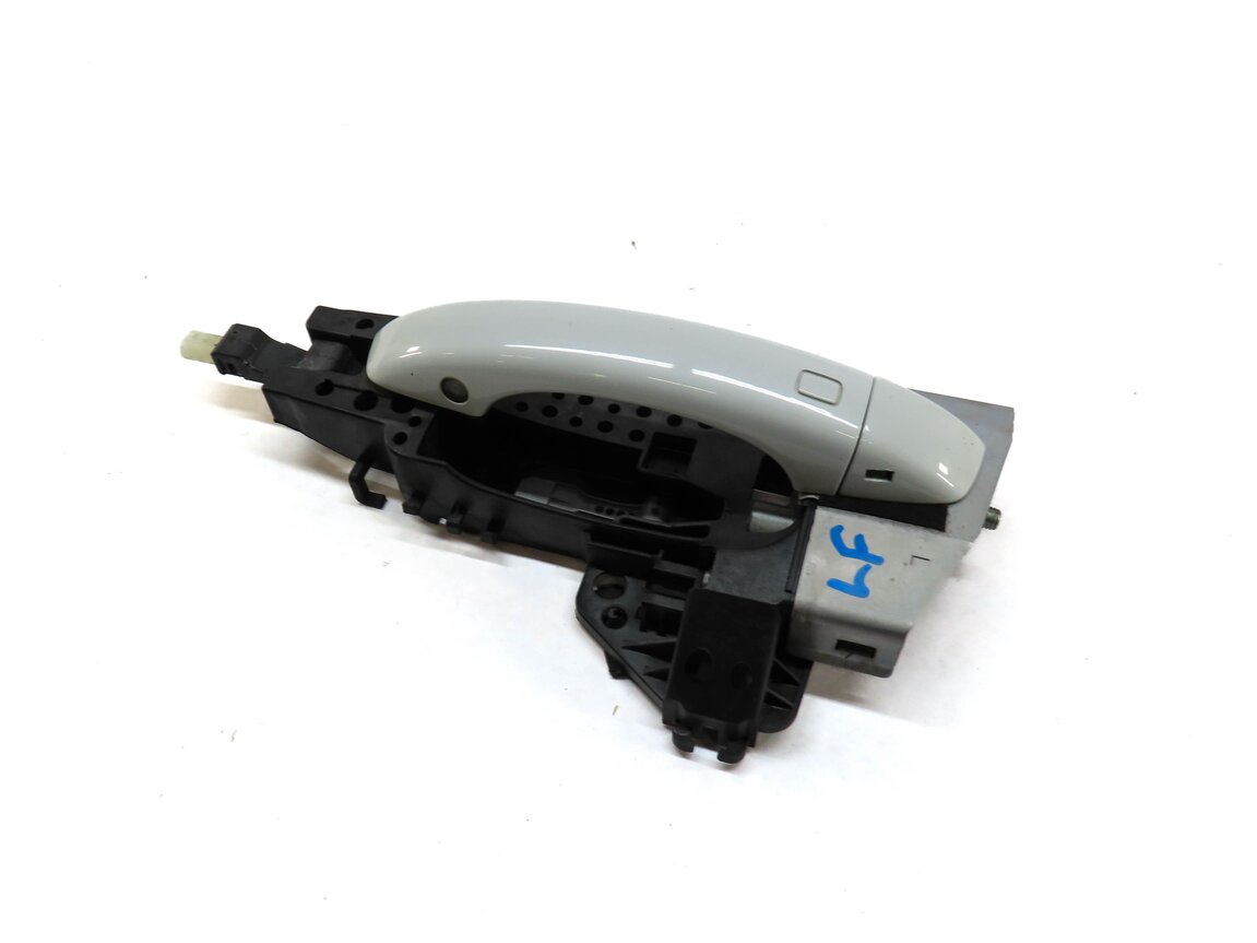 17-22 AUDI Q7 (4M) LEFT FRONT DRIVER EXTERIOR KEYLESS DOOR HANDLE (WHITE)