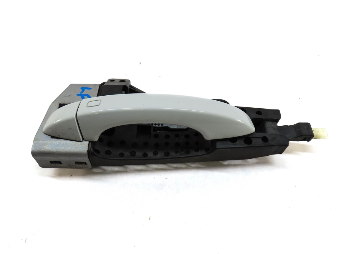 Thumbnail 3: 17-22 AUDI Q7 (4M) LEFT FRONT DRIVER EXTERIOR KEYLESS DOOR HANDLE (WHITE)
