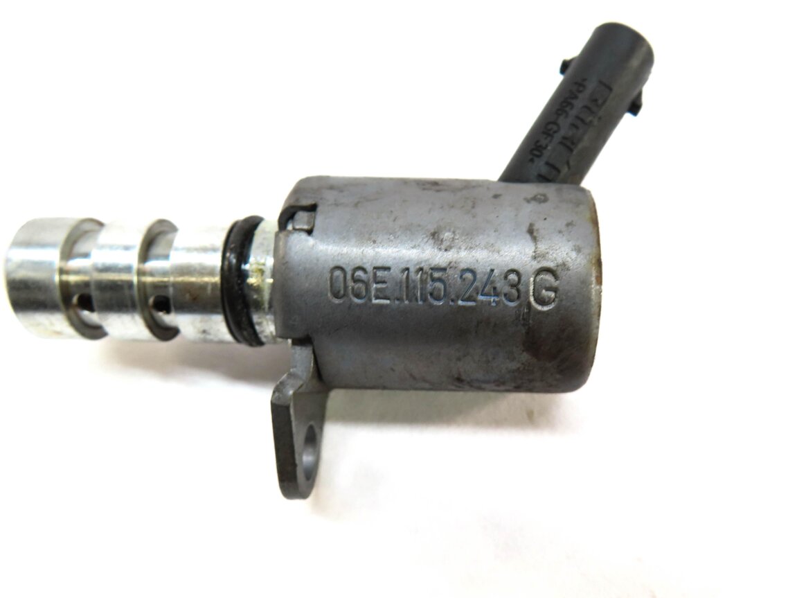 Thumbnail 4: 2017 AUDI Q7 (4M) 3.0L SUPER ENGINE (CREC) OIL PRESSURE SOLENOID 06E115243G