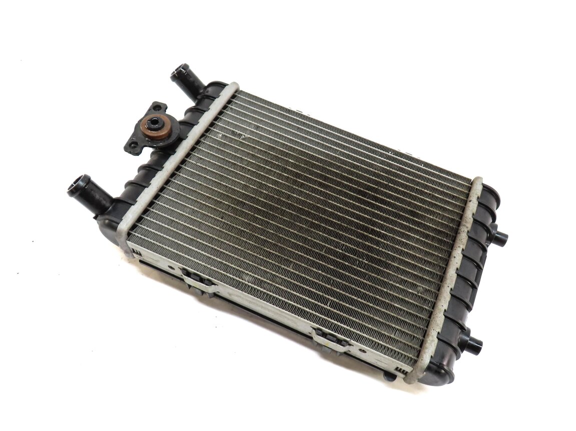 Thumbnail 1: 17-19 AUDI Q7 (4M) 3.0L SUPERCHARGED ENGINE SECONDARY AUXILIARY RADIATOR - LEFT