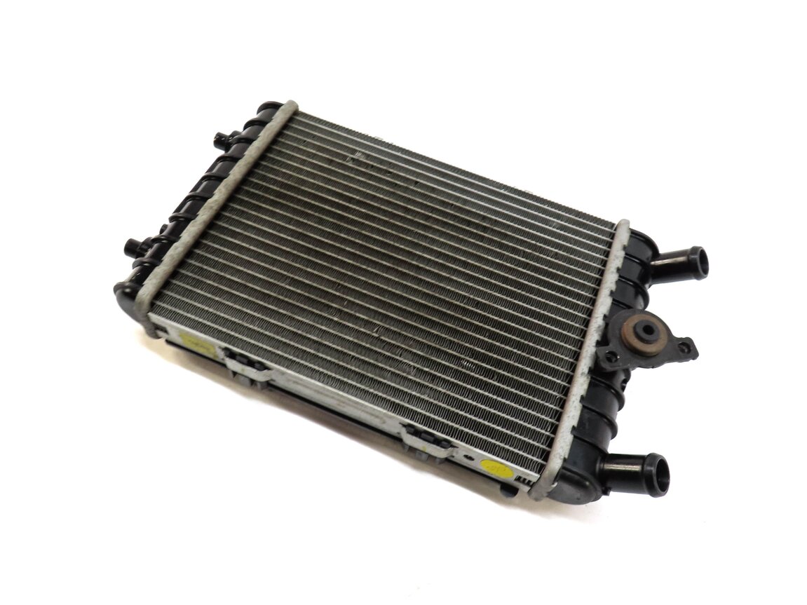 Thumbnail 1: 17-19 AUDI Q7 (4M) 3.0L SUPERCHARGED ENGINE SECONDARY AUXILIARY RADIATOR - RIGHT