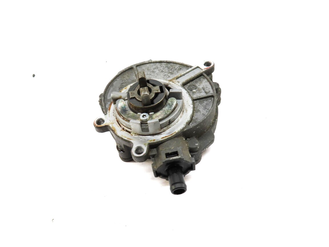 Thumbnail 1: 14-19 AUDI A6 A7 A8 Q7 (C7 D4 4M) 3.0L SUPERCHARGED ENGINE BRAKE VACUUM PUMP