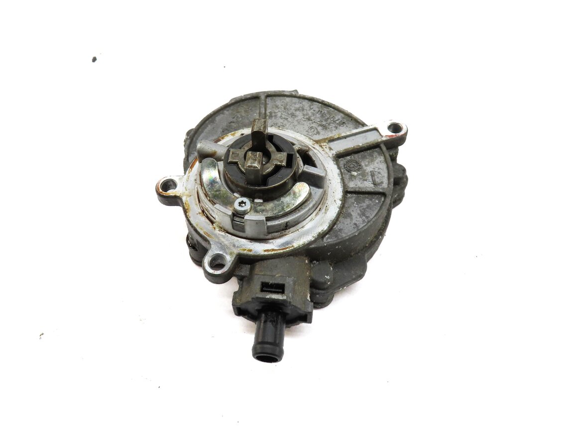 Thumbnail 2: 14-19 AUDI A6 A7 A8 Q7 (C7 D4 4M) 3.0L SUPERCHARGED ENGINE BRAKE VACUUM PUMP