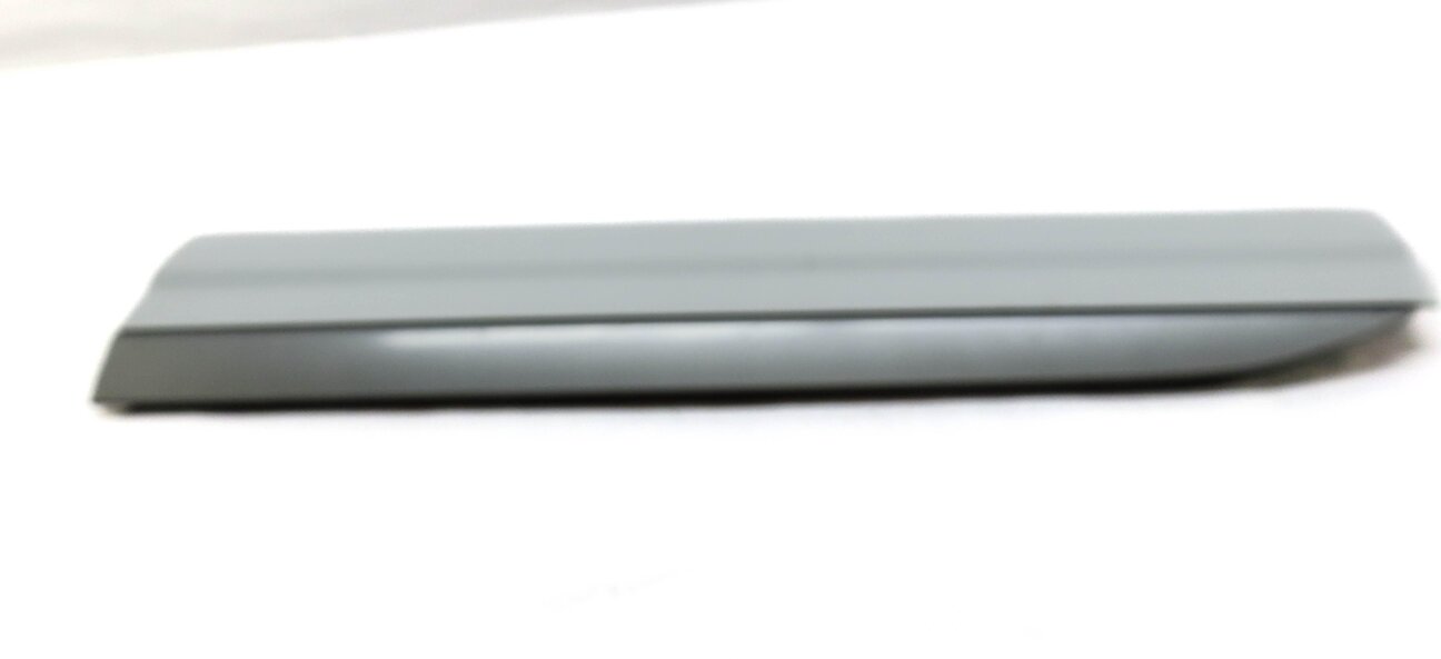 Thumbnail 2: 17-19 AUDI Q7 (4M) FRONT LEFT DRIVER LOWER DOOR MOULDING TRIM (GLACIER WHITE)
