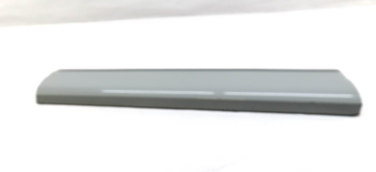 Thumbnail 3: 17-19 AUDI Q7 (4M) FRONT LEFT DRIVER LOWER DOOR MOULDING TRIM (GLACIER WHITE)