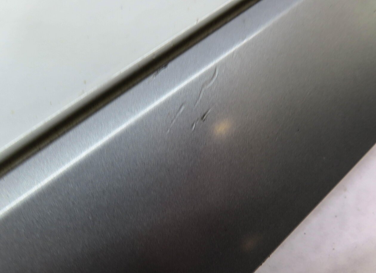 Thumbnail 8: 17-19 AUDI Q7 (4M) FRONT LEFT DRIVER LOWER DOOR MOULDING TRIM (GLACIER WHITE)