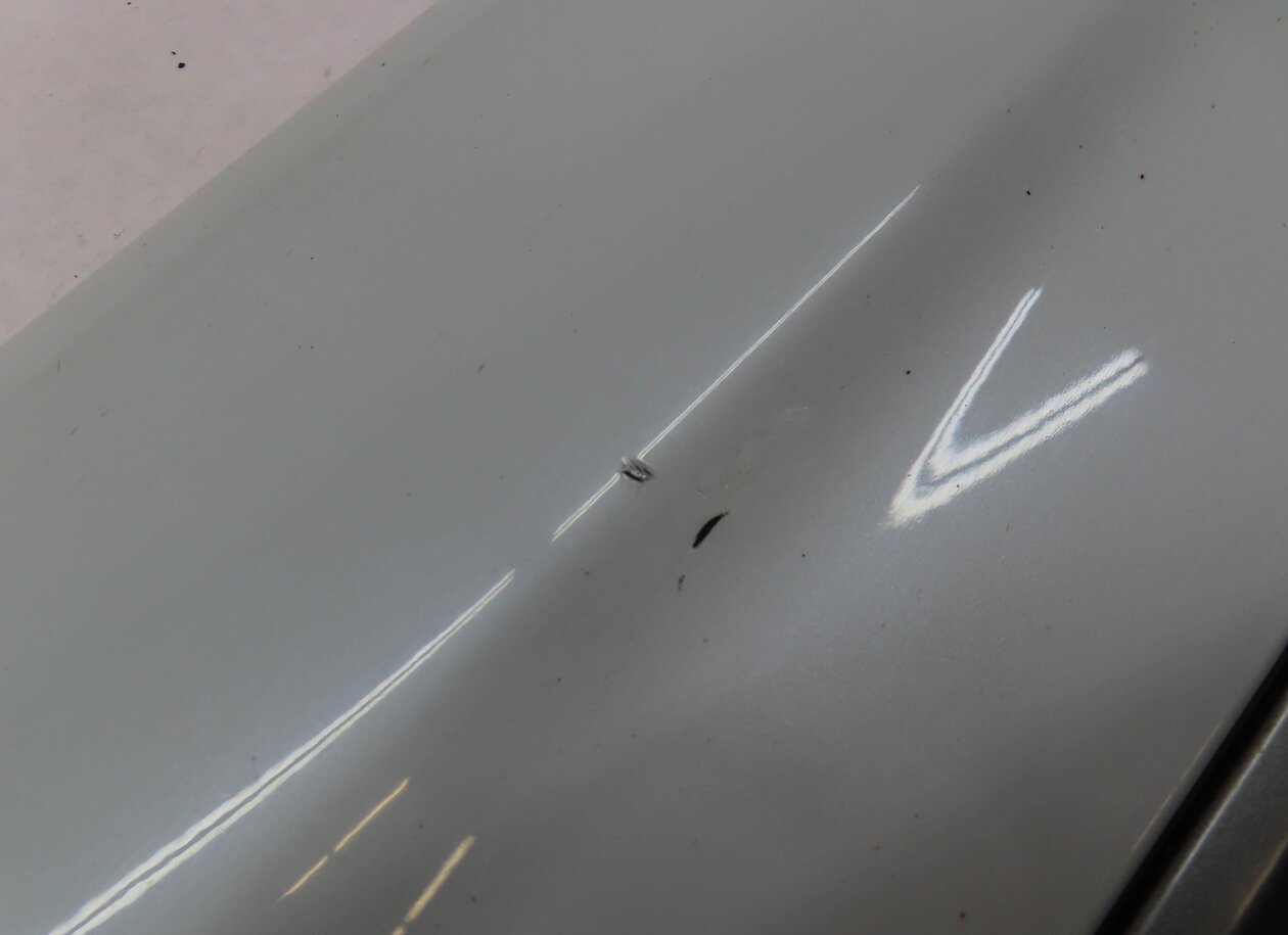 Thumbnail 9: 17-19 AUDI Q7 (4M) FRONT LEFT DRIVER LOWER DOOR MOULDING TRIM (GLACIER WHITE)