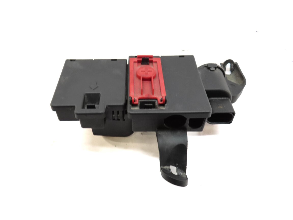 Thumbnail 3: 2017 AUDI Q7 (4M) POSITIVE BATTERY TERMINAL JUNCTION BOX 4M0941823A