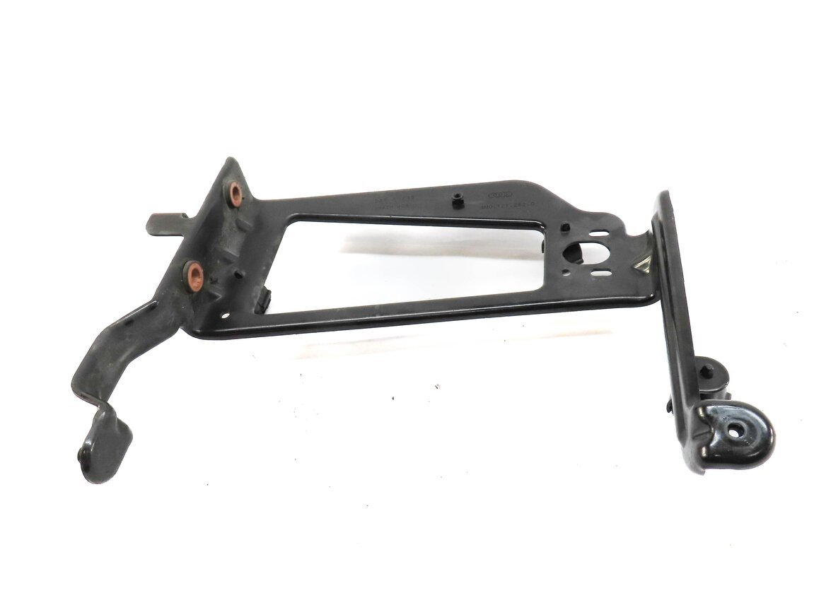 Thumbnail 2: 2017 AUDI Q7 (4M) FRONT RIGHT RADIATOR SUPPORT MOUNT BRACKET 4M0121262Q
