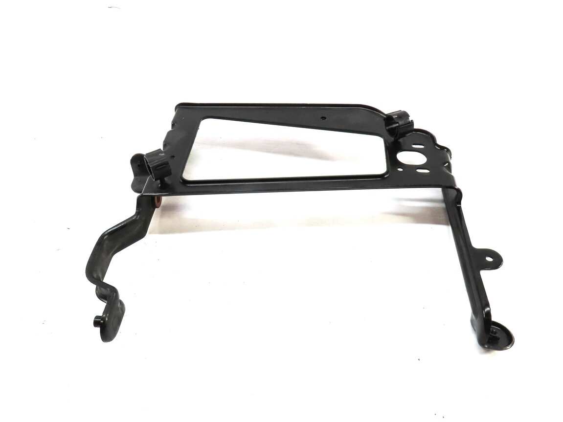 Thumbnail 4: 2017 AUDI Q7 (4M) FRONT LEFT DRIVER RADIATOR SUPPORT MOUNT BRACKET 4M0121261R