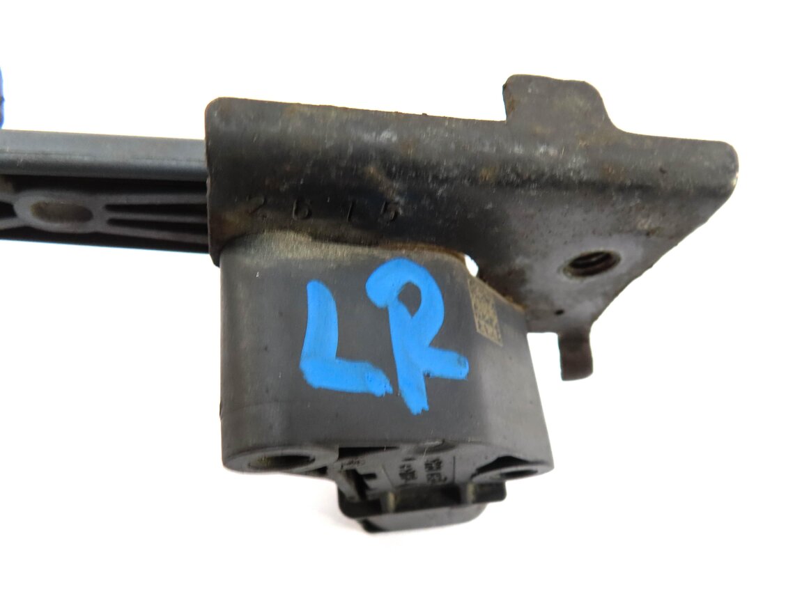 Thumbnail 4: 2017 AUDI Q7 (4M) LEFT REAR SUSPENSION HEIGHT LEVEL SENSOR 4M0907503