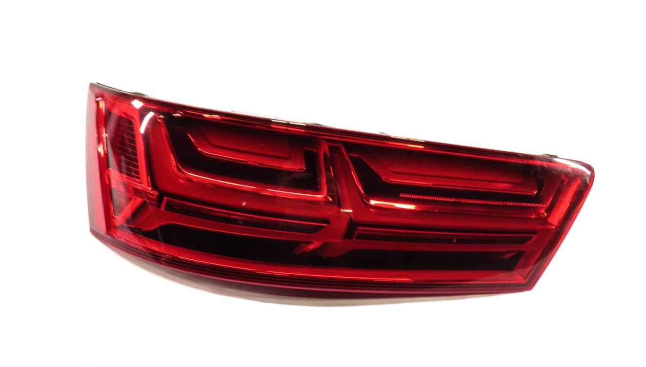 Thumbnail 2: 2017-2020 AUDI Q7 (4M) REAR LEFT DRIVER LOWER BUMPER TAILLIGHT LIGHT LAMP