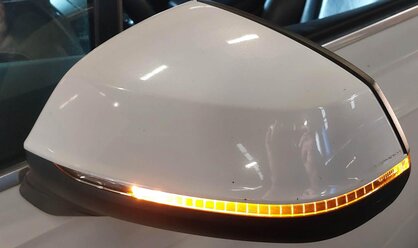 Thumbnail 2: 17-19 AUDI Q7 4M LEFT DRIVER P-FOLD BLIND SPOT CAMERA DOOR MIRROR (WHITE)