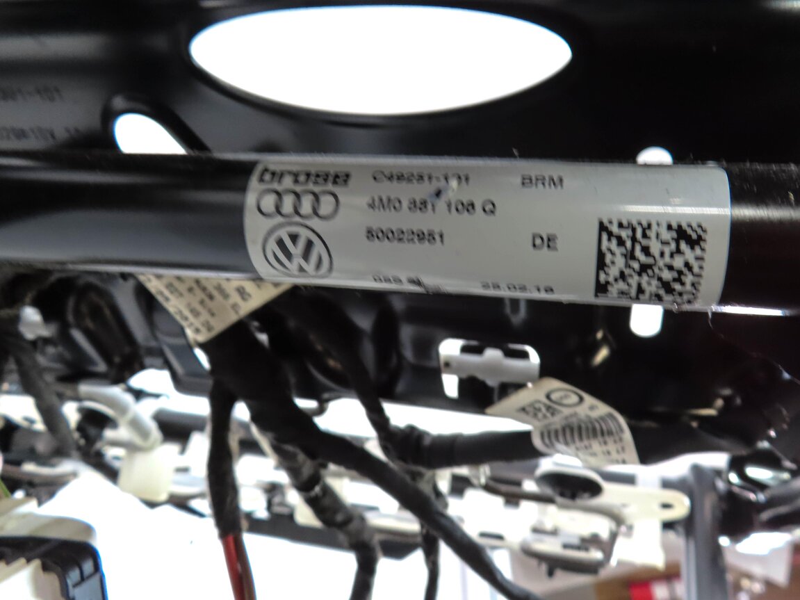 Thumbnail 7: 2017-2020 AUDI Q7 (4M) RIGHT FRONT PASSENGER SEAT TRACK w/ MOTORS