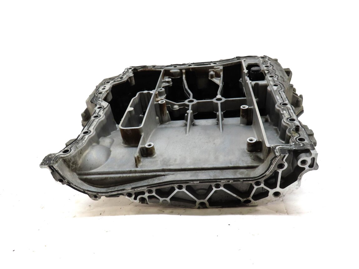 Thumbnail 5: 2017-2019 AUDI Q7 (4M) 3.0L SUPER (CREC) ENGINE UPPER OIL PAN 06E103603BD