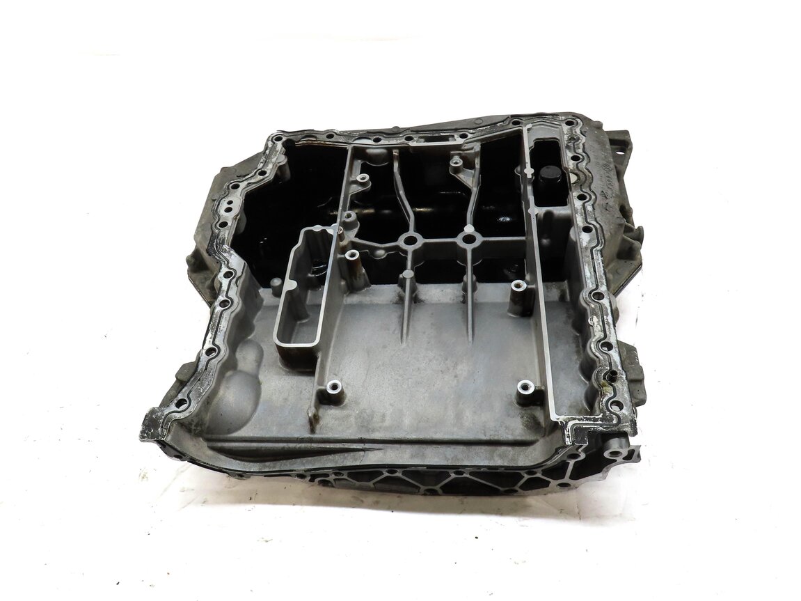 Thumbnail 6: 2017-2019 AUDI Q7 (4M) 3.0L SUPER (CREC) ENGINE UPPER OIL PAN 06E103603BD