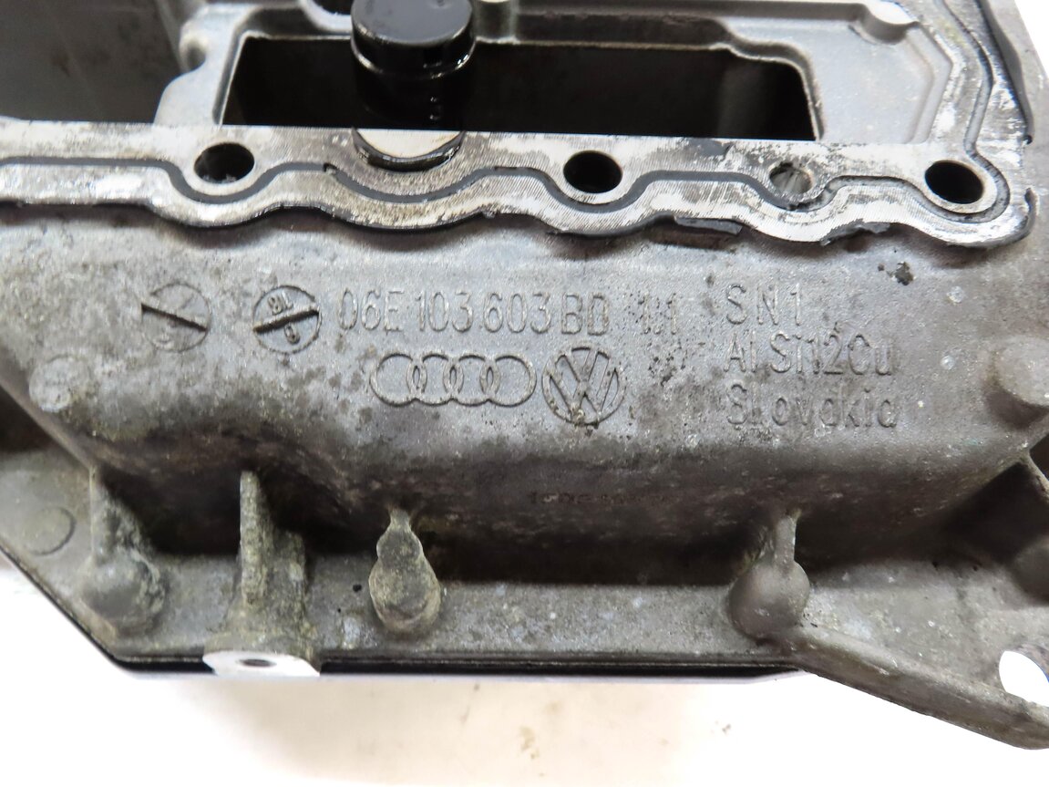 Thumbnail 8: 2017-2019 AUDI Q7 (4M) 3.0L SUPER (CREC) ENGINE UPPER OIL PAN 06E103603BD