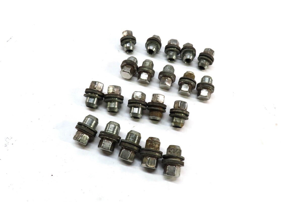 2005-2018 LR3 LR4 DISCOVERY RANGE ROVER SPORT WHEEL TIRE RIM LUG NUT SET (20)