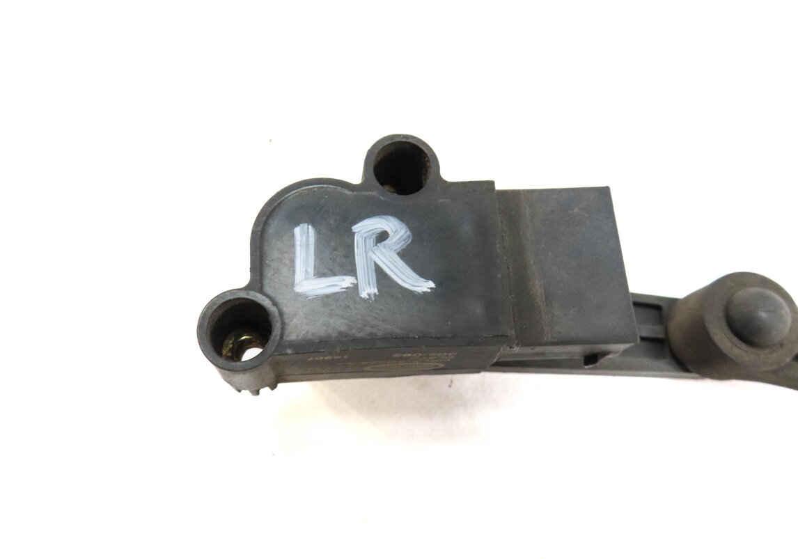 Thumbnail 4: 2015 RANGE ROVER SPORT (L494) REAR LEFT SUSPENSION HEIGHT LEVEL SENSOR