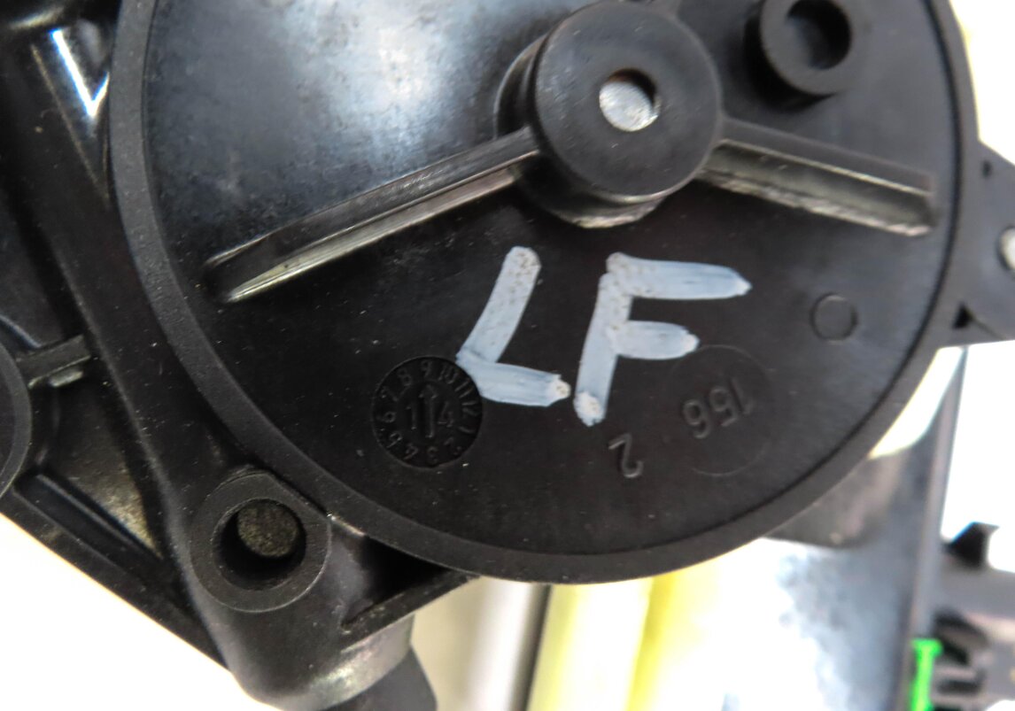 Thumbnail 6: 2014-2020 RANGE ROVER SPORT (L494) LEFT FRONT DRIVER WINDOW REGULATOR w/ MOTOR