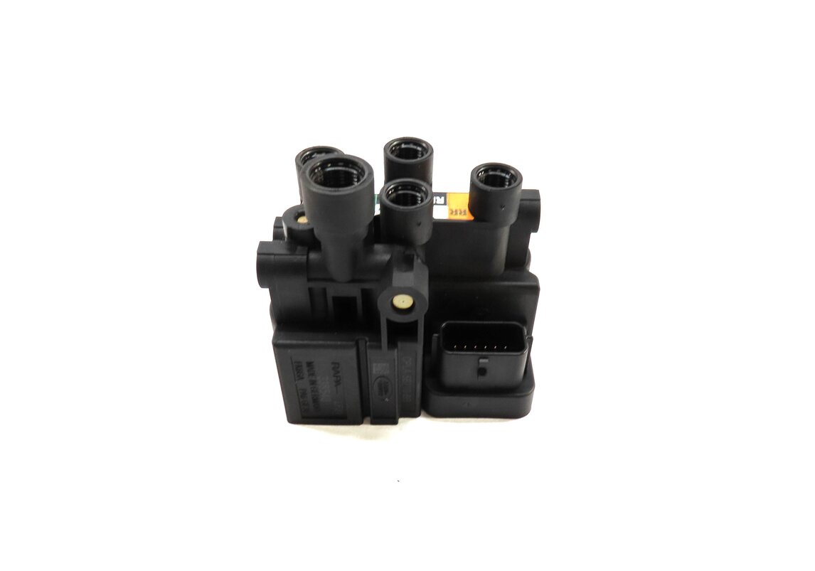 Thumbnail 3: 2015 RANGE ROVER SPORT (L494) REAR AIR SUSPENSION TRANSFER RELIEF VALVE BLOCK
