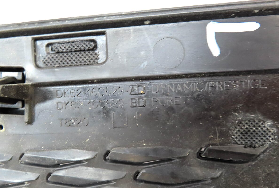 Thumbnail 6: 2015 RANGE ROVER SPORT (L494) FRONT LEFT DRIVER UPPER HOOD GRILLE AIR VENT