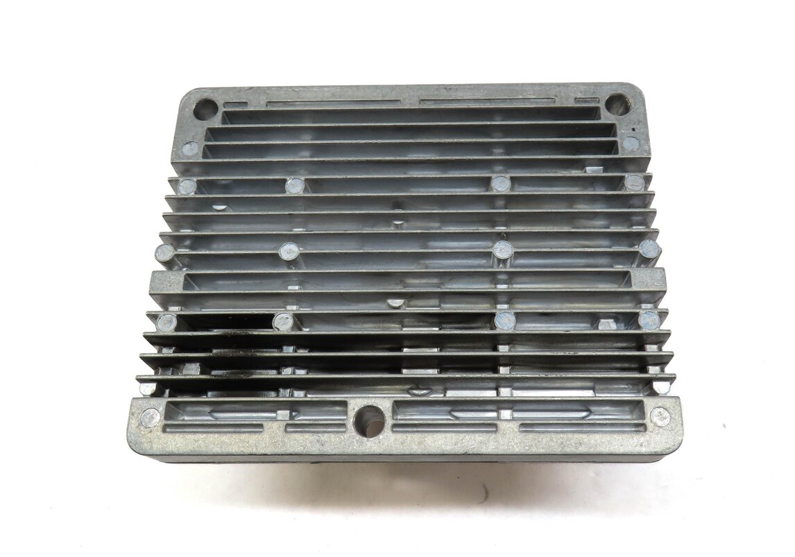 Thumbnail 3: 2015 RANGE ROVER SPORT (L494) POSITIVE BATTERY POWER DISTRIBUTION CONTROL MODULE